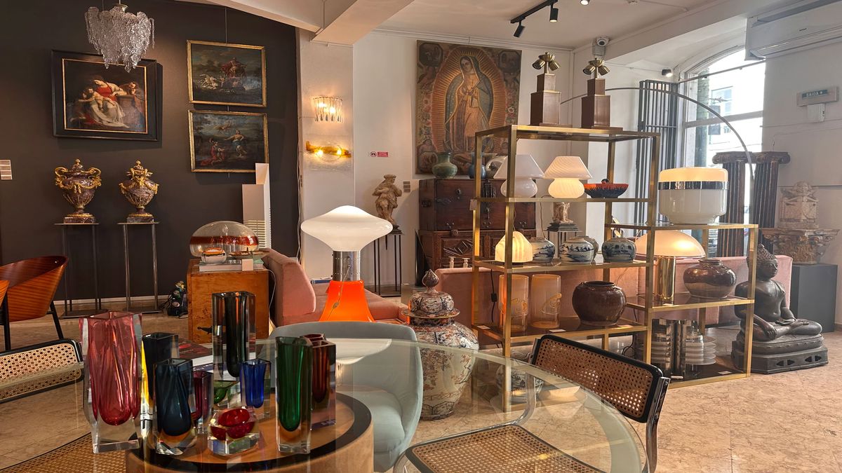 Düğmeciler Antika Eşya Alanlar